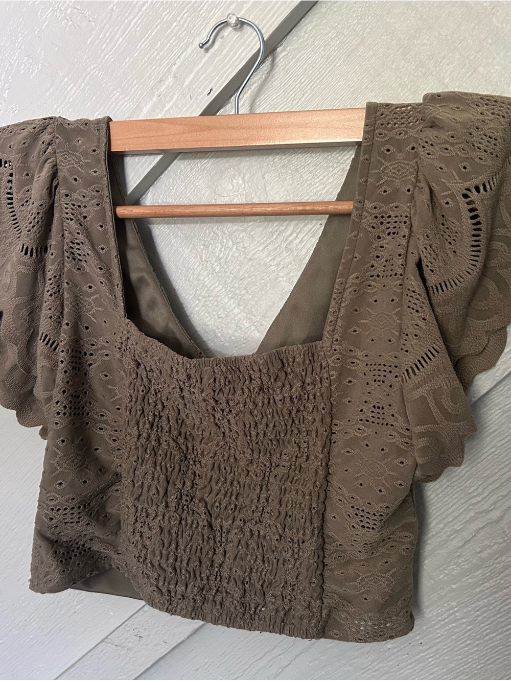 URBAN Romantics Brown Eyelet Smocked Flutter Sleeve Crop Top